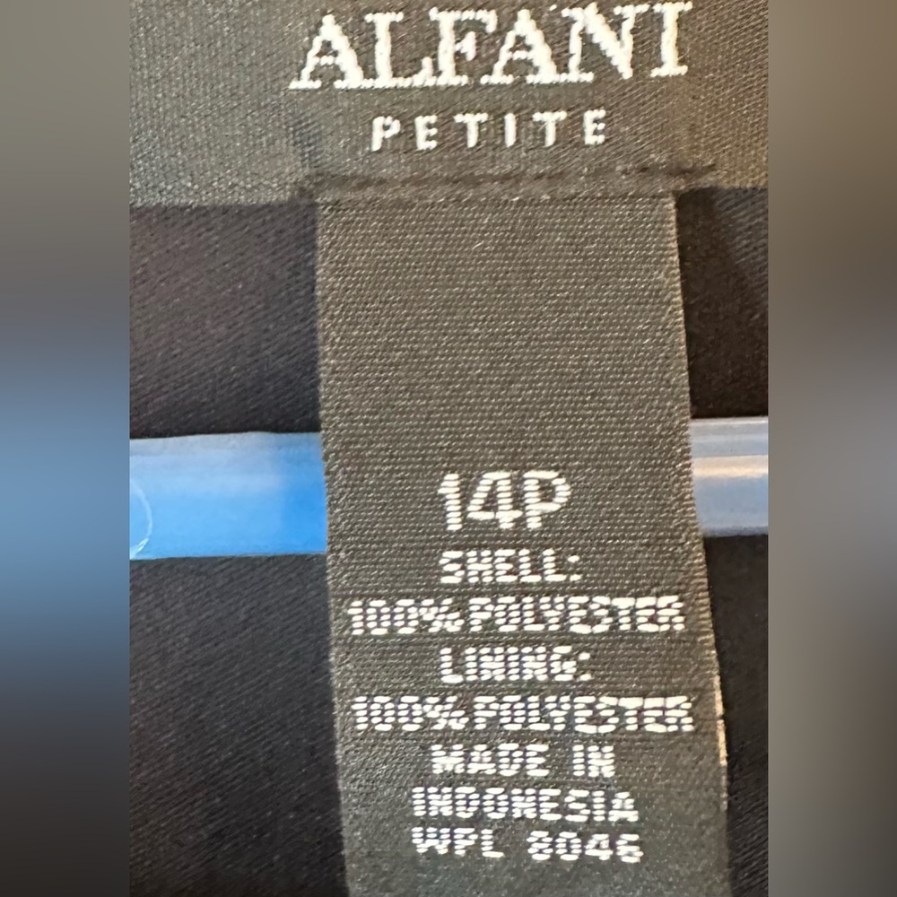 Alfani Black top Size 14P - Picture 3 of 3
